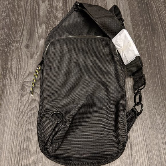 📣Host Pick📣 Urban Outfitters Utility Bag - Picture 3 of 3